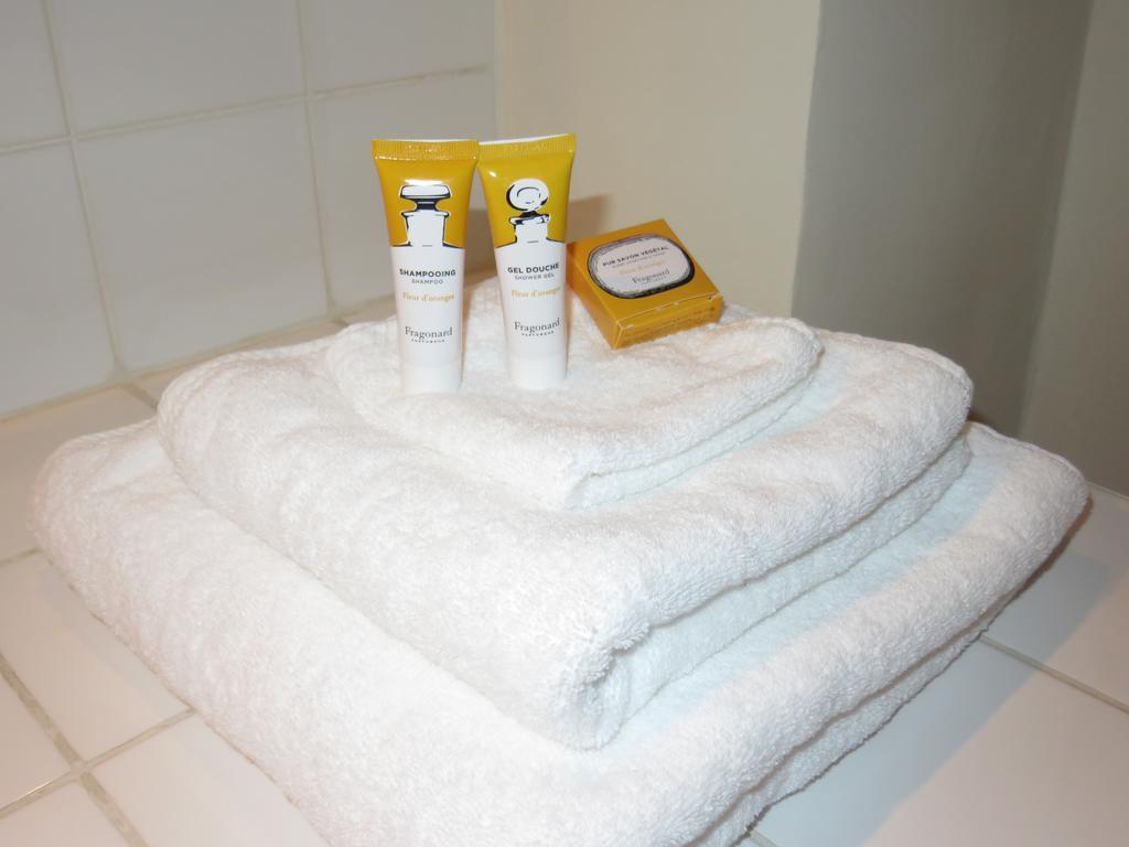 Le Clos Des Canebiers Bed and Breakfast Grasse Rum bild