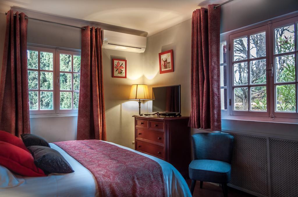 Le Clos Des Canebiers Bed and Breakfast Grasse Rum bild