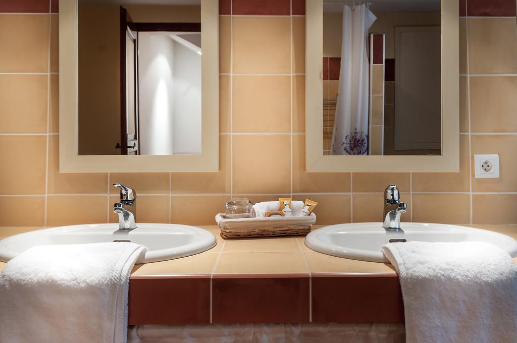 Le Clos Des Canebiers Bed and Breakfast Grasse Rum bild