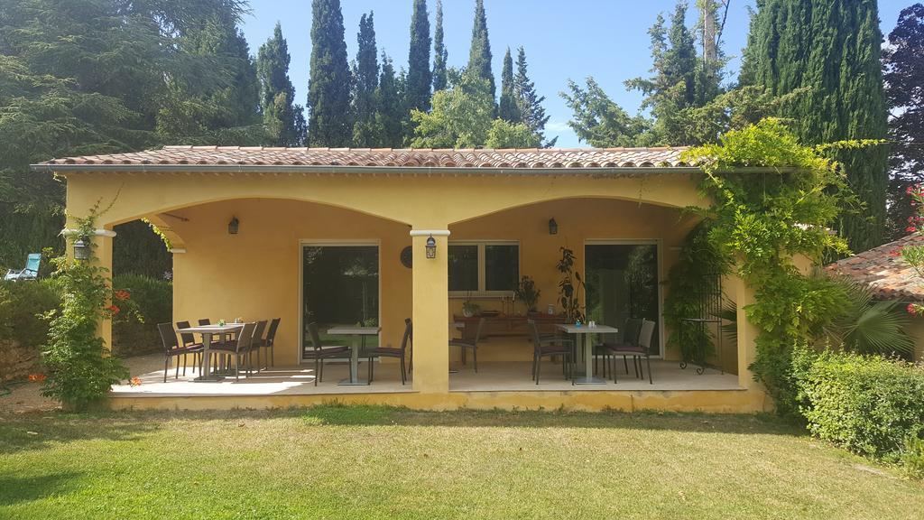 Le Clos Des Canebiers Bed and Breakfast Grasse Exteriör bild