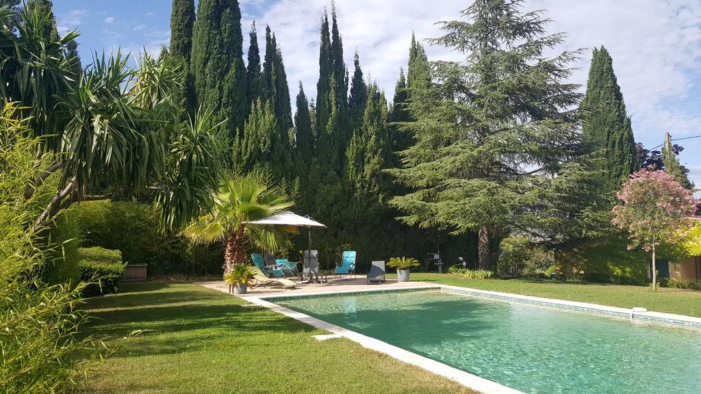 Le Clos Des Canebiers Bed and Breakfast Grasse Exteriör bild