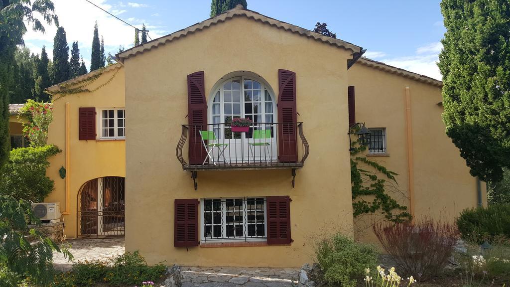 Le Clos Des Canebiers Bed and Breakfast Grasse Exteriör bild