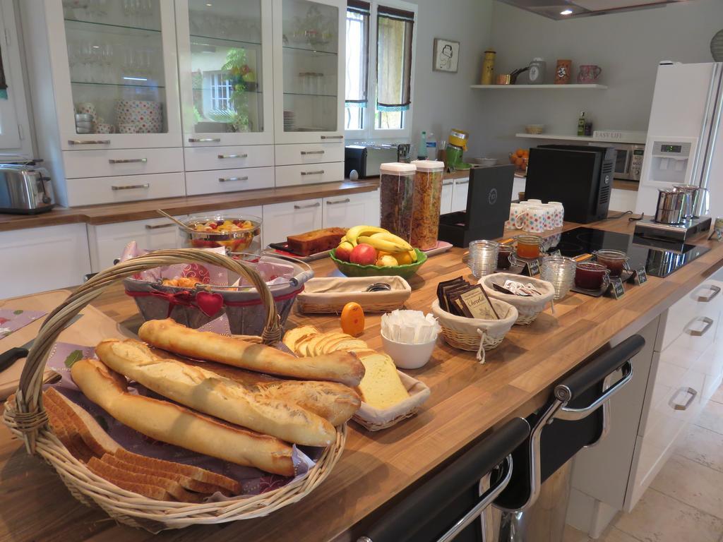 Le Clos Des Canebiers Bed and Breakfast Grasse Exteriör bild